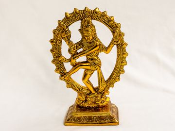 https://kalavriti.sgp1.digitaloceanspaces.com/products/ckv6x5l3g000a0ut7hkj81xnq_sm.jpg