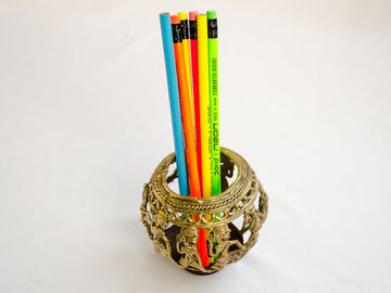 https://kalavriti.sgp1.digitaloceanspaces.com/products/ckv82wgzt001c0ut7bpb78zcf_sm.jpg