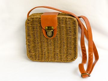 https://kalavriti.sgp1.digitaloceanspaces.com/products/ckwabzd2d00120ut7d27heqk4_sm.jpg