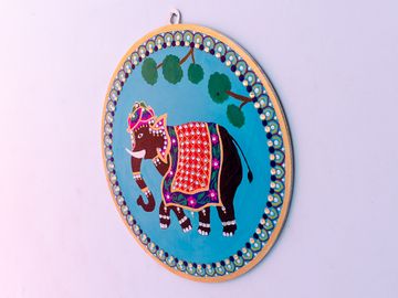 https://kalavriti.sgp1.digitaloceanspaces.com/products/ckzxx4tat00050zt77jl491r1_sm.jpg