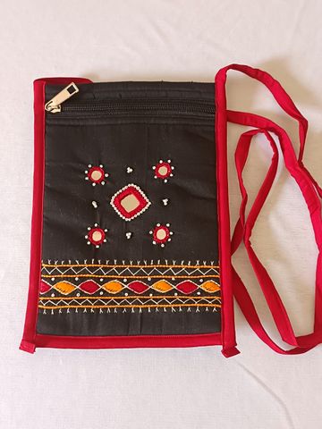 https://kalavriti.sgp1.digitaloceanspaces.com/products/cl2mrel3l00020zlm4ufiflg3_sm.jpg
